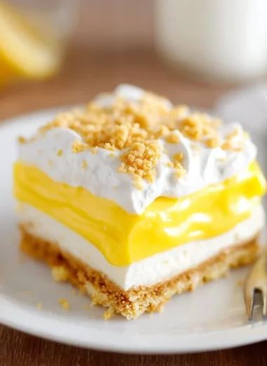 Heavenly Oreo lemon dessert with creamy filling and Oreo crust