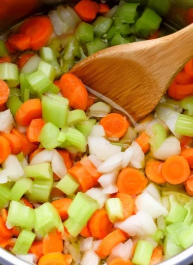 Clean eating Instant Pot chicken with fresh veggies for a healthy meal