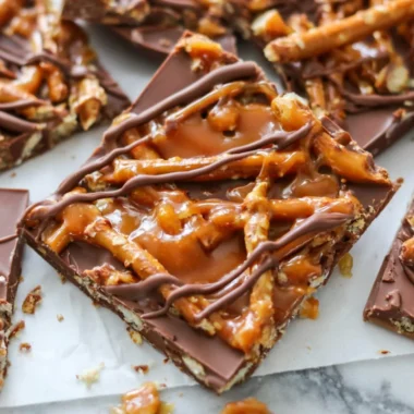 Delicious salted caramel pretzel bark with a combination of sweet and salty flavors.